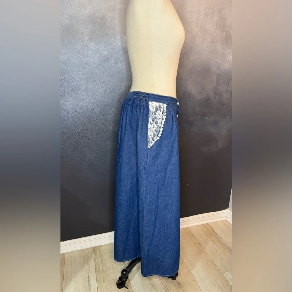 Vintage Lacy Afternoon Lace Pocket Denim Skirt - Button Front - Size Medium